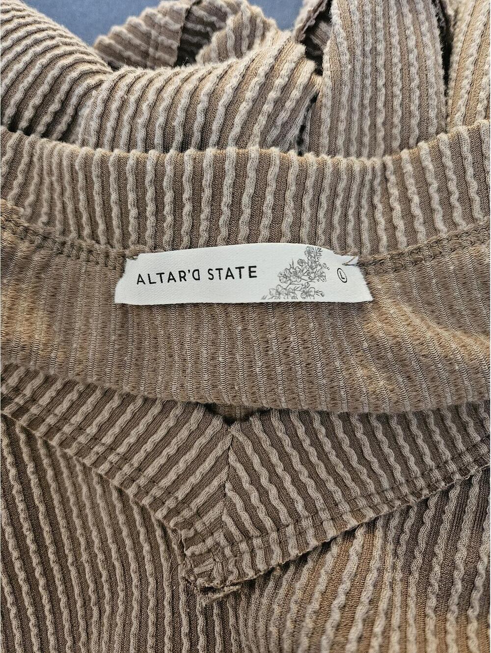 Women's Altar'd State Waffle Knit V-Neck Oversized Pullover Sweater-Size Large - Picture 3 of 4